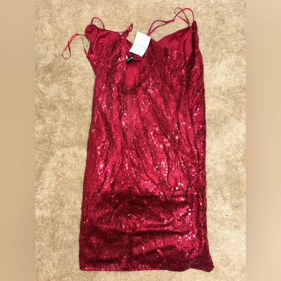 Dress - Picture 3 of 4